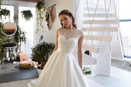 https://elisebride.ro/images/stories/virtuemart/product/ARABELLA            (3).jpg
